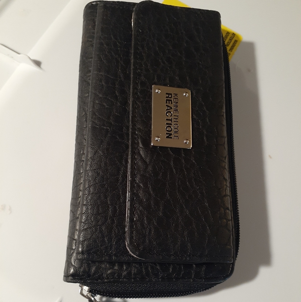 Kenneth Cole reaction wallet